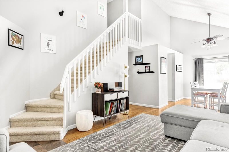 4654 S Espana St, Centennial, CO 80015