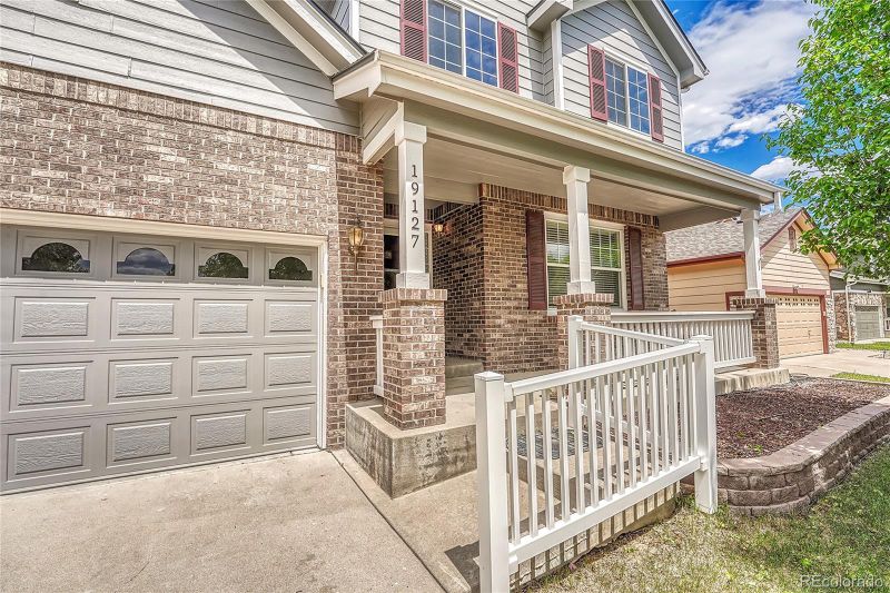19127 E Dickenson Dr, Aurora, CO 80013