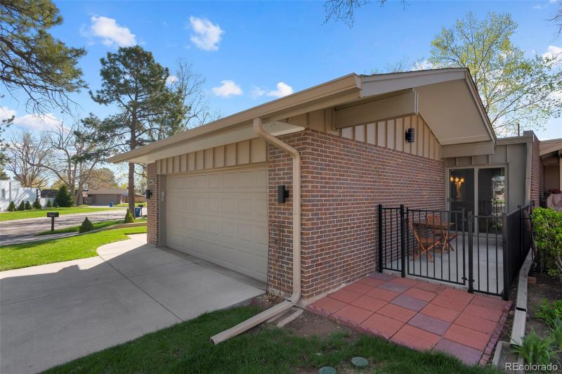 7414 W Cedar Cir, Lakewood, CO 80226