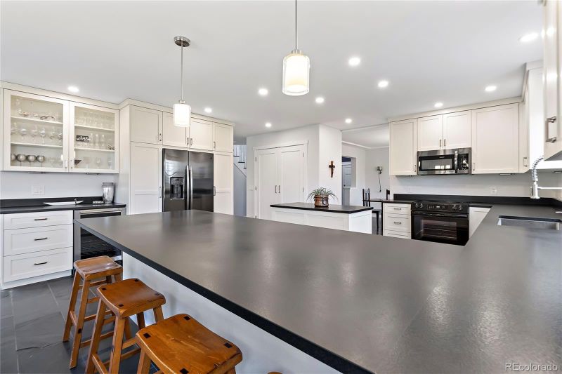 16428 W 1st Ave, Golden, CO 80401