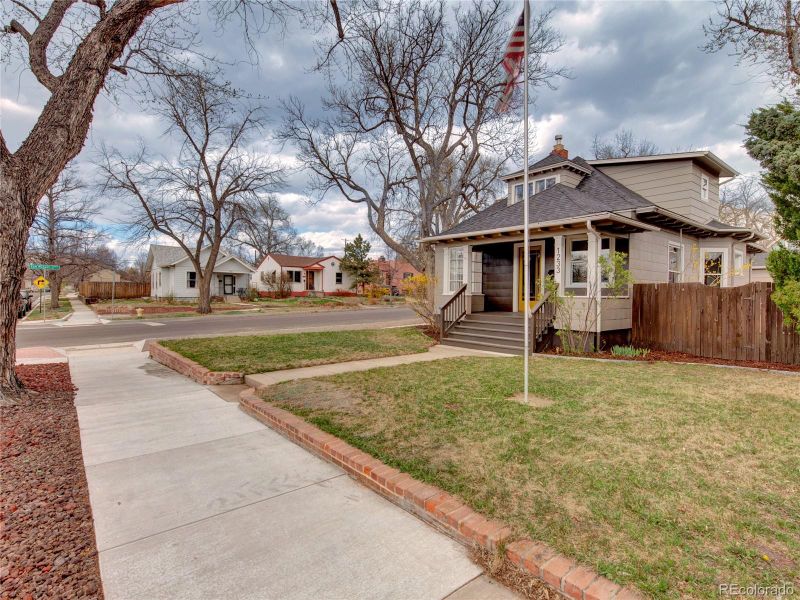 1233 N Institute St, Colorado Springs, CO 80903