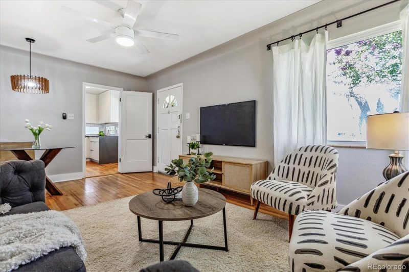 3250 Oneida St, Denver, CO 80207