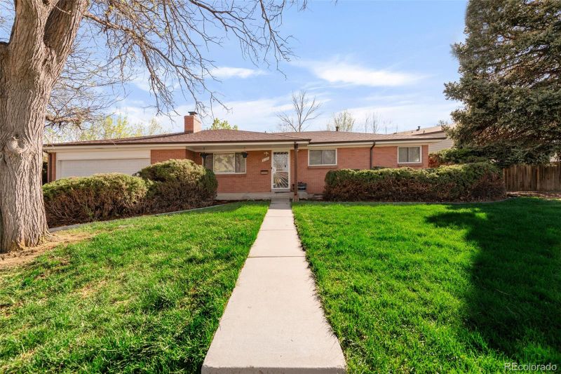 5923 Swadley Ct, Arvada, CO 80004