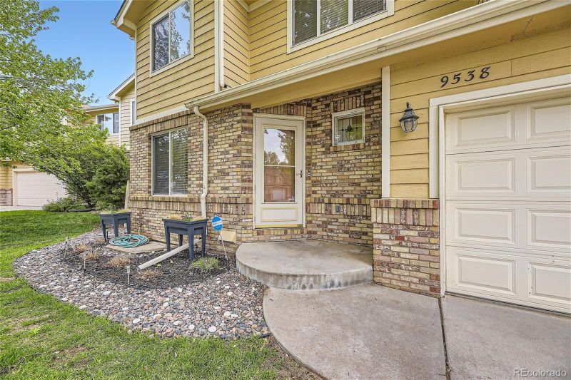 9538 E Iowa Cir, Denver, CO 80247