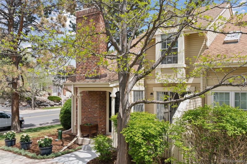 2842 W Long Dr #A, Littleton, CO 80120