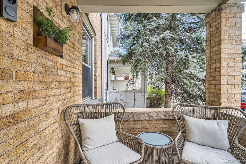 642 N Logan St, Denver, CO 80203