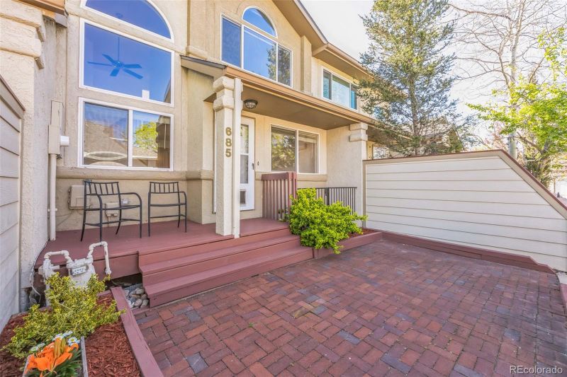 685 Ridgeview Dr, Louisville, CO 80027