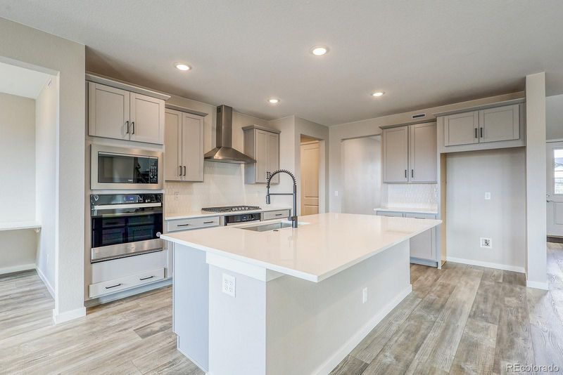 8506 Big Thompson St, Littleton, CO 80125