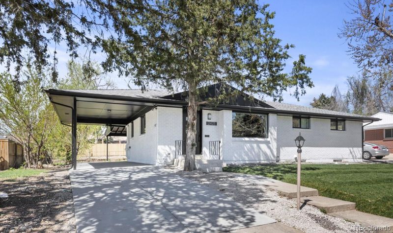 2425 E Maplewood Ave, Centennial, CO 80121