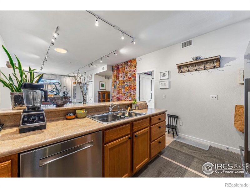 2910 Bluff St #112, Boulder, CO 80301