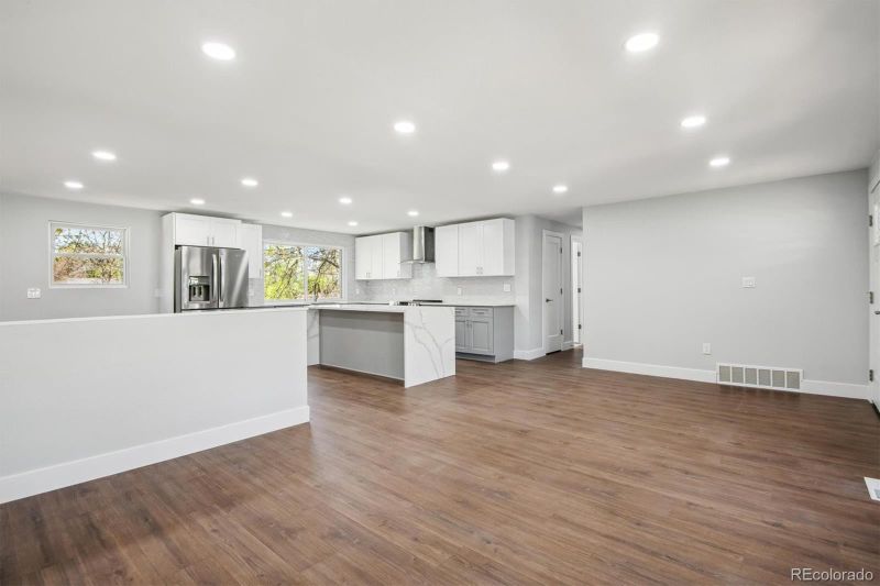 6440 E Maplewood Ave, Centennial, CO 80111