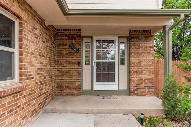 1861 S Cathay Ct, Aurora, CO 80017