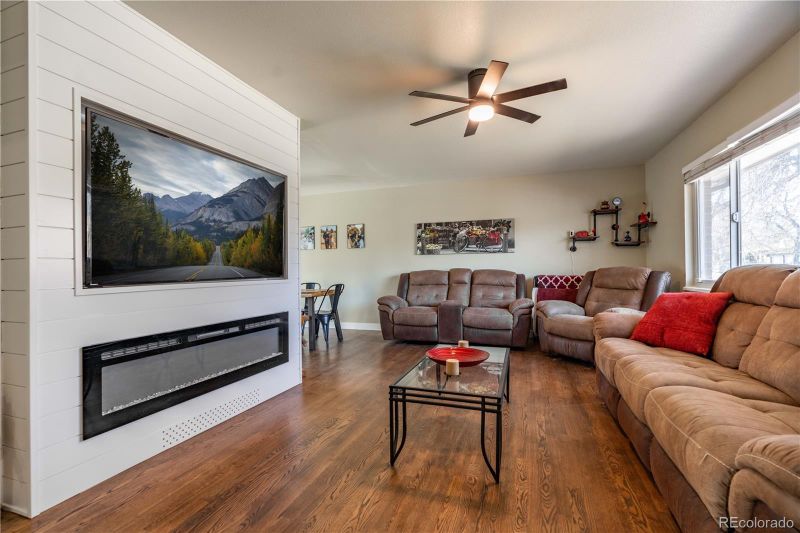 1266 Granby St, Aurora, CO 80011