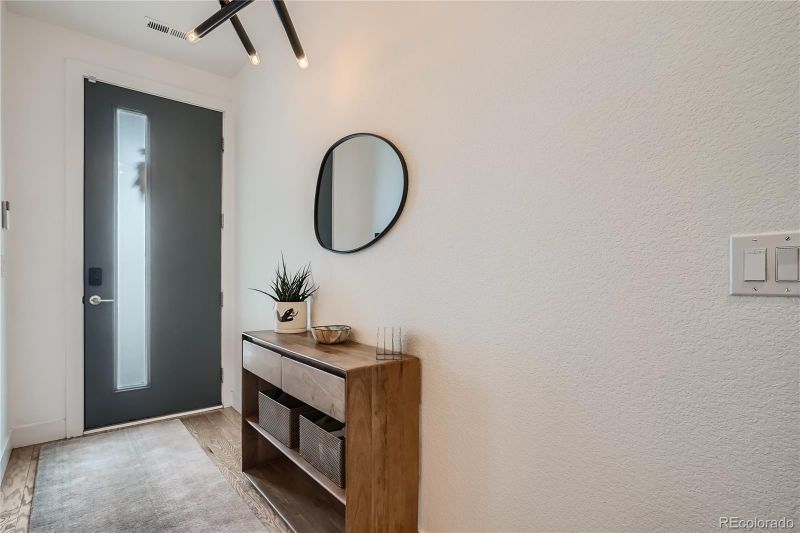 940 Navajo St, Denver, CO 80204