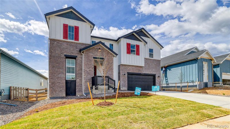 8526 Big Thompson St, Littleton, CO 80125