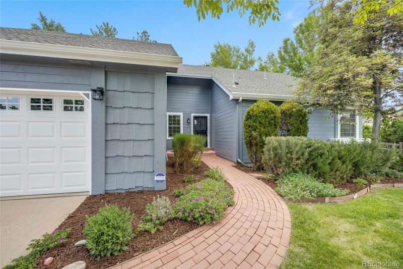 7985 S Niagara Ct, Centennial, CO 80112