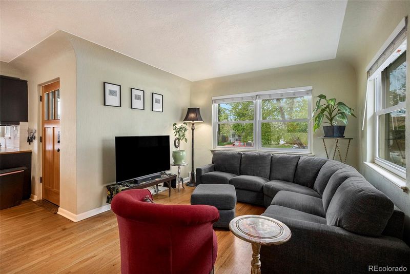 2376 S Lincoln St, Denver, CO 80210