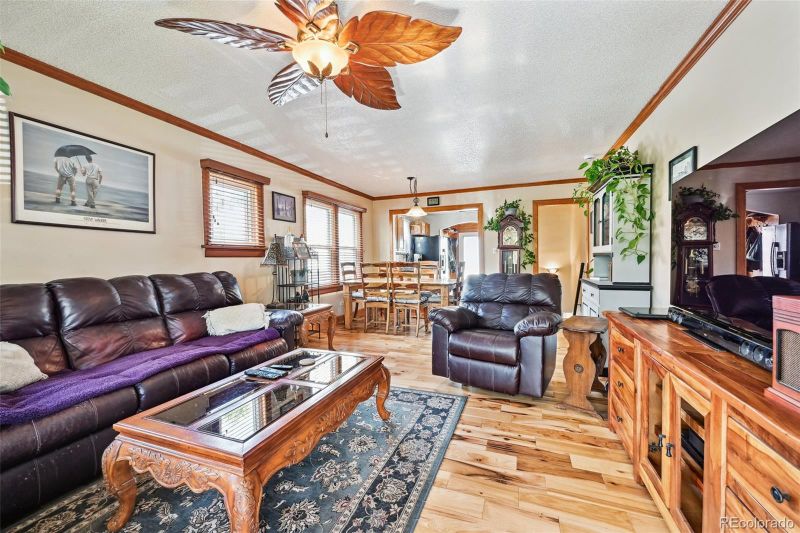 1350 Clinton St, Aurora, CO 80010