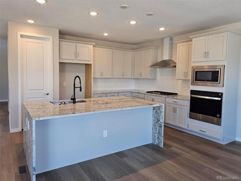 8485 Big Thompson St, Littleton, CO 80125
