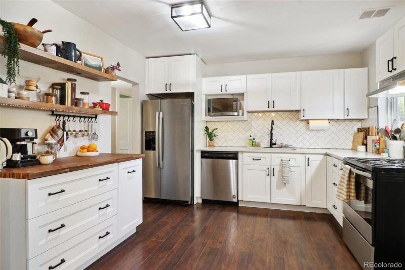 1155 Troy St, Aurora, CO 80011