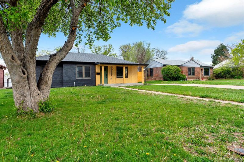 2670 Oneida St, Denver, CO 80207