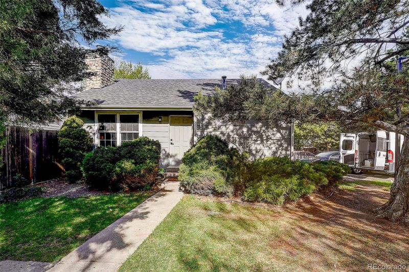 11904 E Cornell Cir, Aurora, CO 80014