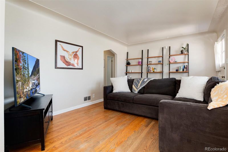 4515 S Logan St, Englewood, CO 80113