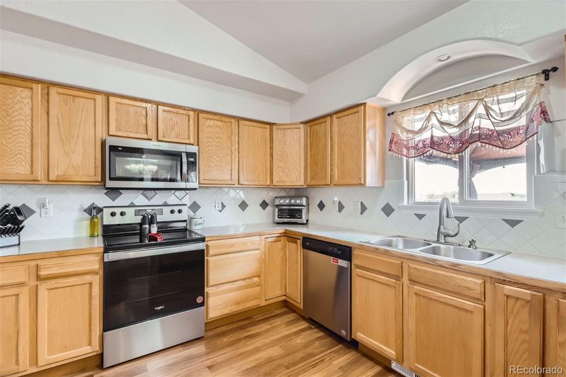 3816 Dove Ln, Evans, CO 80620