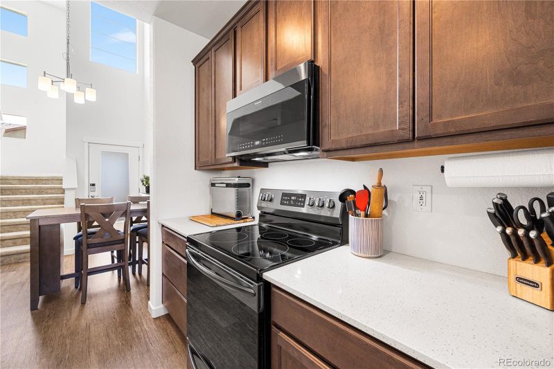 9725 Albion Ln, Thornton, CO 80229