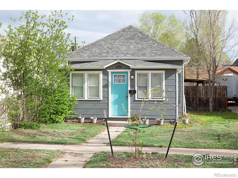 208 Lincoln St, Sterling, CO 80751