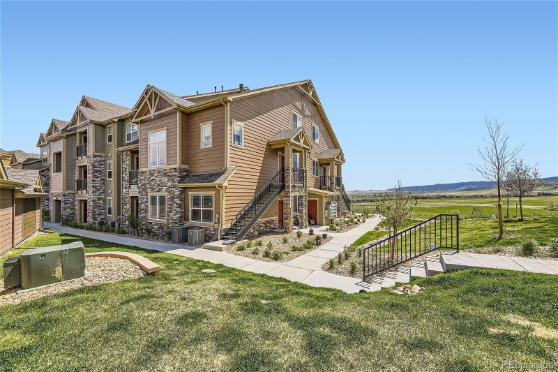 9992 W Victoria Pl #104, Littleton, CO 80127