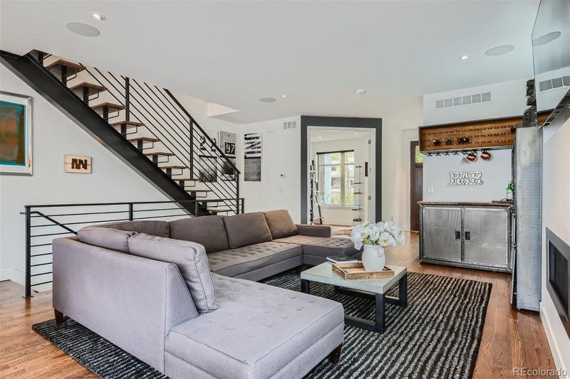 447 S Downing St, Denver, CO 80209