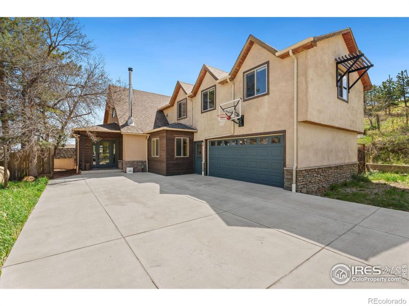5909 Blue Spruce Dr, Bellvue, CO 80512