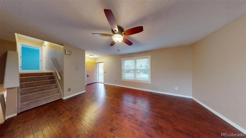 3240 Queen Ct, Broomfield, CO 80020