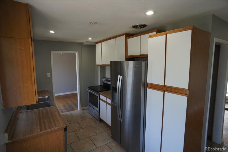 8620 Essex St, Denver, CO 80229