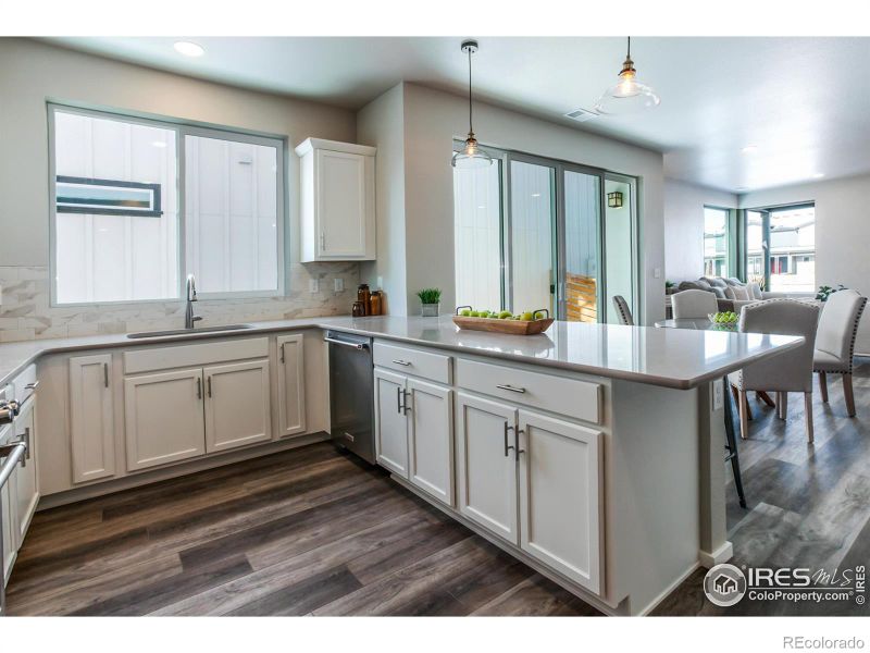 6102 Saddle Horn Dr, Timnath, CO 80547