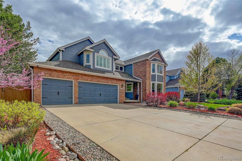 2066 Glenhaven Dr, Highlands Ranch, CO 80126