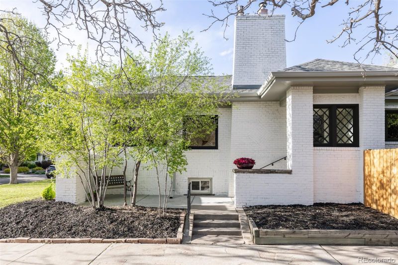 2200 Grape St, Denver, CO 80207