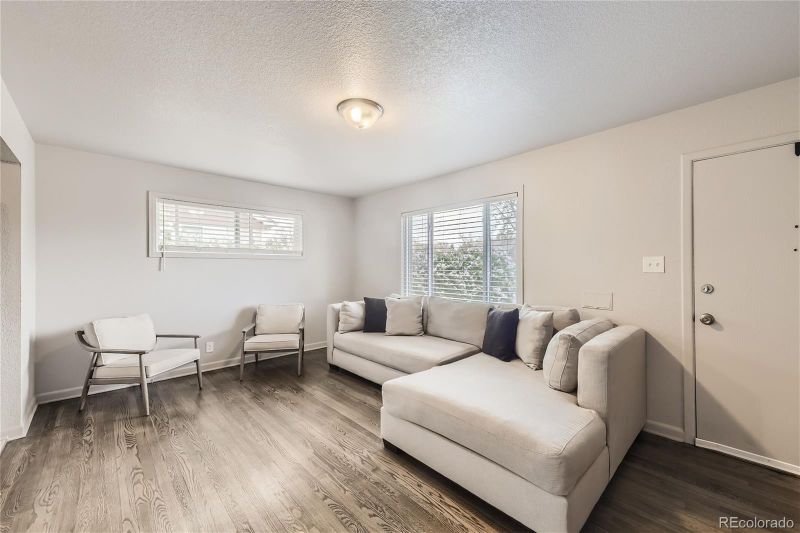 140 Northglenn Dr, Northglenn, CO 80233