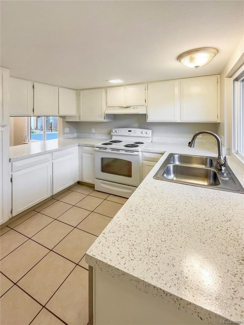 3561 S Kittredge St #D, Aurora, CO 80013