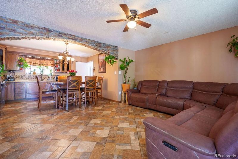 5559 Worchester St, Denver, CO 80239