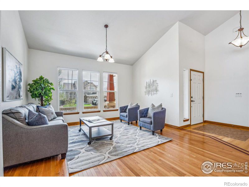 728 Tanager Cir, Longmont, CO 80504