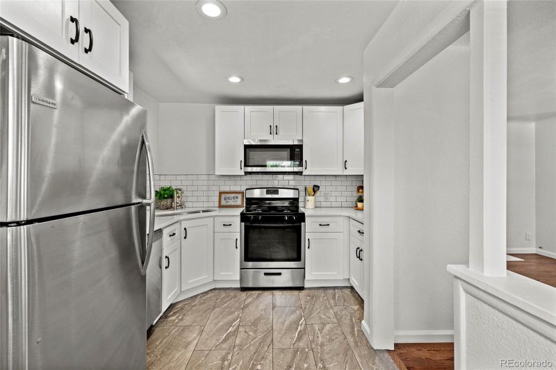 2388 Hanover St, Aurora, CO 80010