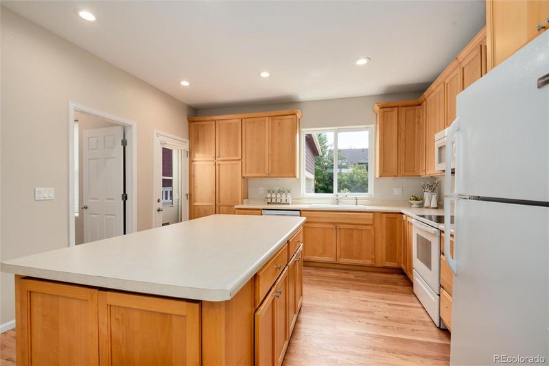 1972 Fairway Pointe Dr, Erie, CO 80516