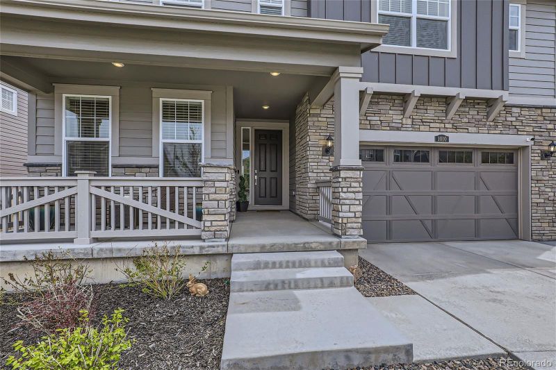1010 S De Gaulle Ct, Aurora, CO 80018