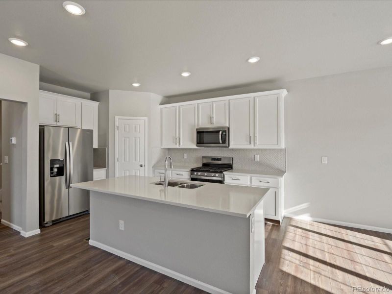 740 N Shawnee St, Aurora, CO 80018