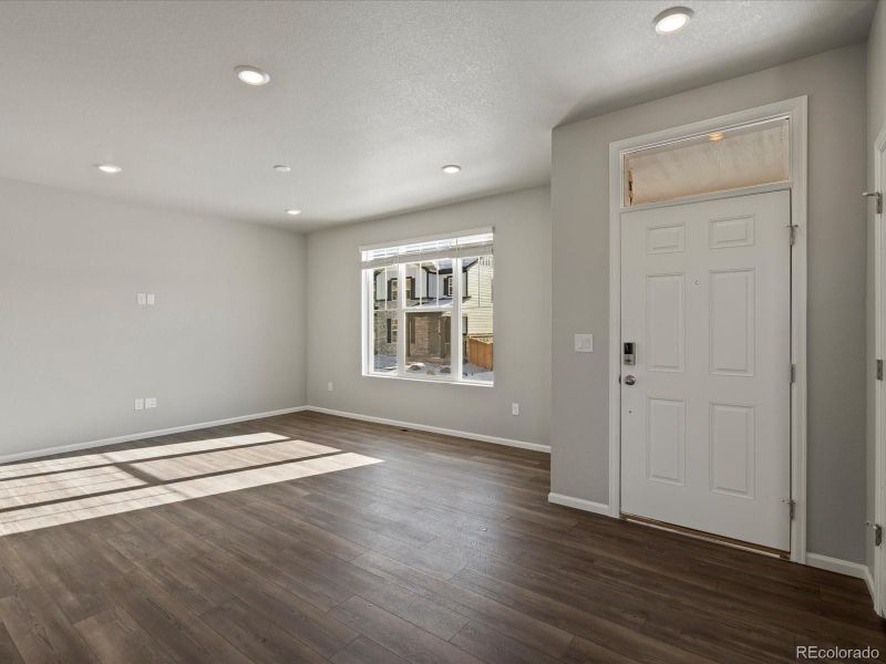 740 N Shawnee St, Aurora, CO 80018