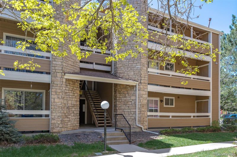 1094 S Dearborn St #102, Aurora, CO 80012