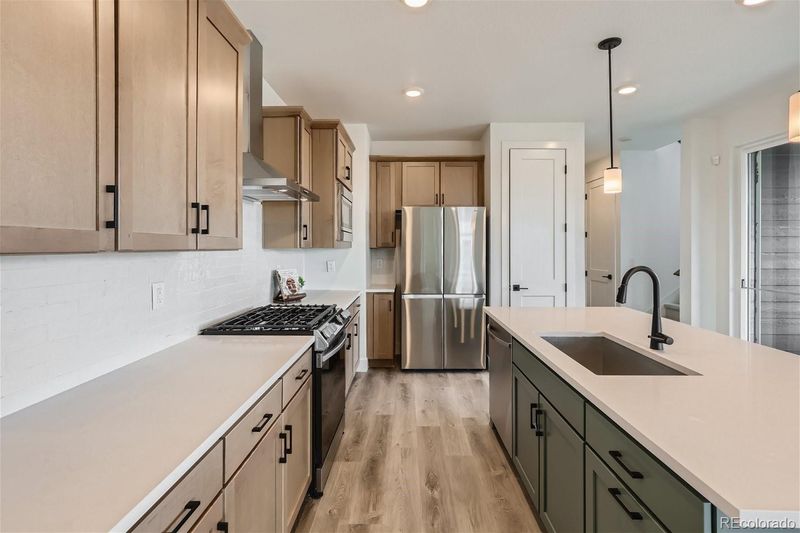 1298 S Algonquian St, Aurora, CO 80018