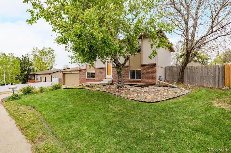 11156 W Hawaii Pl, Lakewood, CO 80232